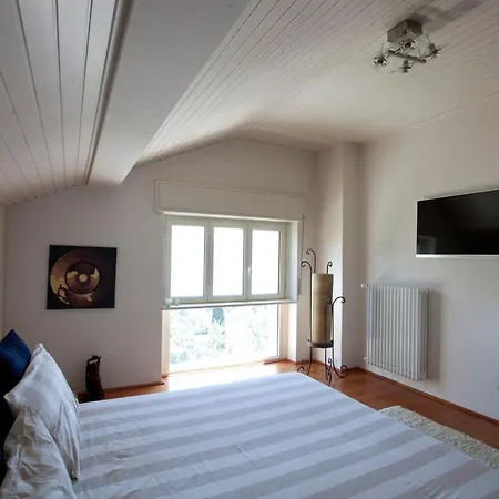 Mezzegra Sleeps 7 Pool Air Con Wifi 빌라